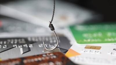 Мошенники под видом судоисполнителей звонят казахстанцам и грозят блокировкой счетов