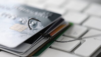 Женщина взяла в кредит 14 млн тенге и отдала эти деньги мошенникам в Акмолинской области