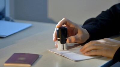 Педофилам и экстремистам запретили въезжать в Казахстан: как их будут выявлять