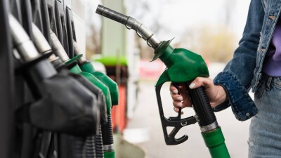 Дешевле, чем у соседей: Казахстан входит в число стран с самым недорогим бензином – рейтинг