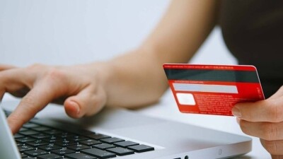 Учительница из Актобе отдала мошеннице 240 000 тенге за документ о повышении квалификации