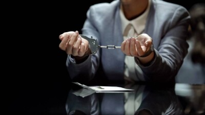 Бухгалтер в ЗКО делал ставки бюджетными деньгами, его осудили