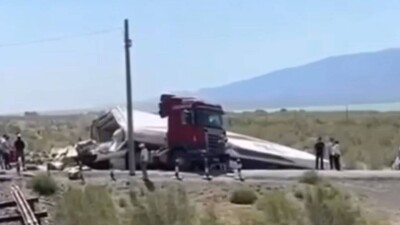 В Жетысуской области грузовик столкнулся с пассажирским поездом