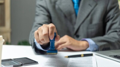 Казахстан планирует трудоустраивать работников нефтесервисных компаний за границей