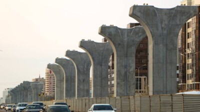 "Жизнь драгоценна в заботе". Баннеры появились на опорах ЛРТ в Астане