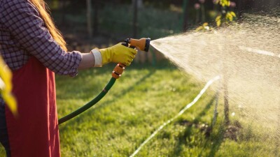 В Талдыкоргане пригрозили отключать воду дачникам, поливающим днём