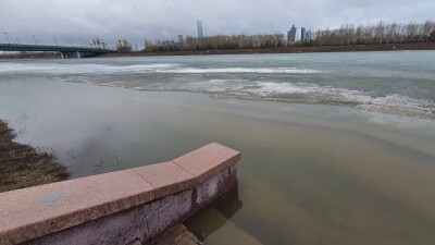 "Угрозы затопления домов нет". В ДЧС Астаны высказались о сильном подъёме воды в реке Есиль