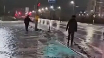 Дороги закрыты, автобусы не ходят: гололёд парализовал движение в Уральске