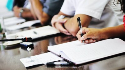 "Ни один из центров ЕНТ не гарантирует результат". Сенатор обеспокоен качеством обучения в подготовительных центрах