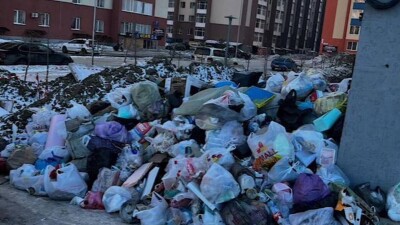Почему в Астане переполнены контейнеры для мусора, ответили в акимате