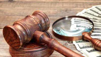 Почти 40 млн тенге незаконно получили три сотрудника ЦОНа за помощь в сдаче экзаменов на права