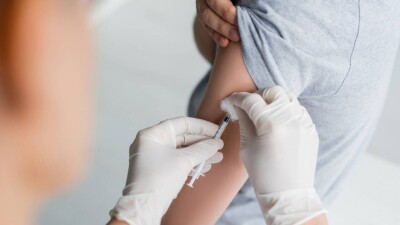 Почему казахстанцы получают SMS-оповещения о вакцинации, хотя прививок не получали, объяснили в Минздраве