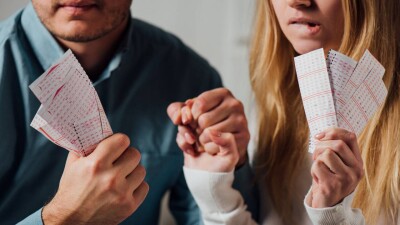 Увеличат возраст, с которого можно делать ставки. Что ещё предусмотрели в законопроекте против лудомании