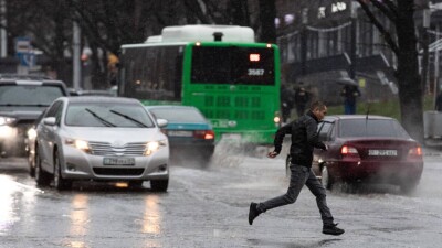 Дожди, гроза и усиление ветра ожидаются в Казахстане