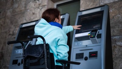 Обязательную отсрочку по кредитам будут предоставлять социально уязвимым казахстанцам