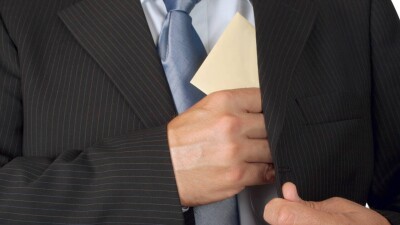 500 тысяч тенге отдала сельчанка мошеннику, который обещал её сыну грант в алматинском вузе