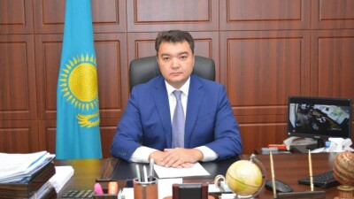 Экс-акима Кентау, которому суд заменил наказание более лёгким, вновь вернули в колонию