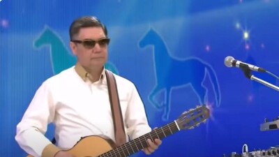 В Туркменистане граждан обязывают включать на свадьбах песни экс-президента Бердымухамедова