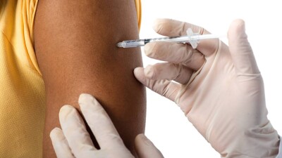 О планируемой с начала нового учебного года вакцинации 11-летних девочек от ВПЧ рассказала глава Минздрава