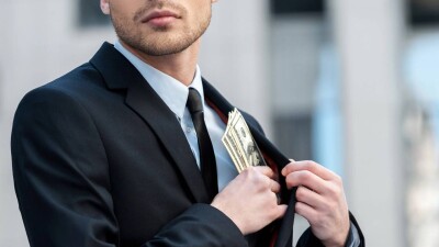 Очередная дача на Кипре: мажилисмен поинтересовалась, куда уходят экологические платежи