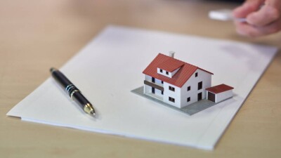 Почти четыре тысячи квартир и домов имеют казахстанские чиновники за рубежом