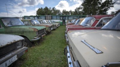 Владельцам старых авто в Казахстане хотят снизить налог на транспорт
