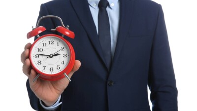 Жители ВКО недовольны переходом на единый часовой пояс. В регион приехали учёные с разъяснениями