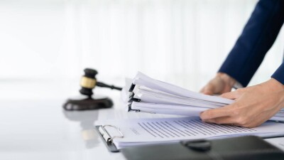 Запрет на выдачу кредитов и отказ от сбора бумажных копий удостоверений: закон одобрили в сенате