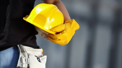 Из 40 тысяч уволенных с Тенгиза рабочих около 10% получают пособие как безработные