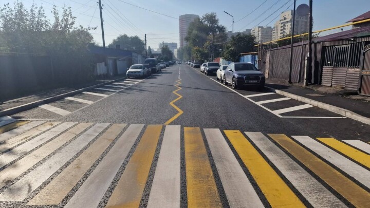 С новым видом зигзагообразной разметки экспериментируют в Алматы