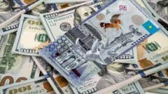 Биржада доллар бағамы 2 теңгеге жуық төмендеді