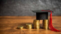 Қыркүйектен бастап докторанттар 217 мың теңге шәкіртақы алады. Смайылов қаулыға қол қойды
