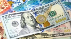 Демалыс күндері алдында биржада доллар бағамы тағы 3 теңгеге арзандады
