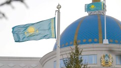 Ақорда алдында мемлекеттік ту көтеру рәсімі өтті