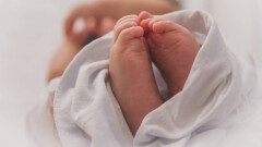 Петропавлда әкесі сәбиін бесінші қабаттың терезесінен лақтырмақ болды