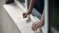 Екібастұзда жүкті әйел жоғары қабаттан құлап, қайтыс болды
