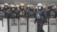 Алматыда 2022 жылғы қаңтардағы жаппай тәртіпсіздіктер кезінде азаптағаны үшін үш полиция қызметкері сотталды