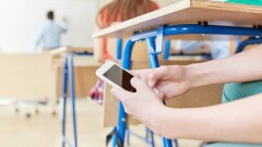 Қазақстанда сабақта смартфон қолдануға тыйым салу заңмен бекітіледі