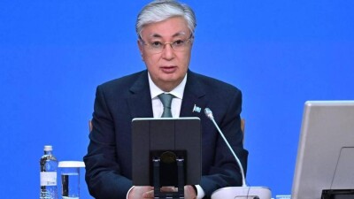 "Олар түрмеде отыруы керек". Тоқаев есірткі тасымалы мен алаяқтар туралы айтты