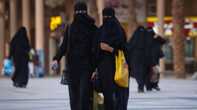 Өзбекстанда әйелдердің бет-аузын тұмшалап жүруіне тыйым салынды