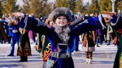 Наурызнама: Астанада ұлттық киіммен 500-ден астам мәдениет қызметкері флешмобқа шықты
