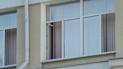 Астанадағы мектептің төртінші қабатының терезесінен сегізінші сынып оқушысы секіріп кетті