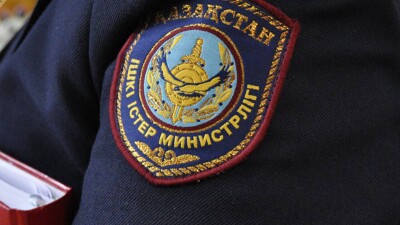 Тергеу жүріп жатыр: Павлодарда полиция қызметкері әріптесін соққыға жықты