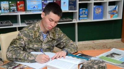 Әскерден оралған 600-ден астам сарбаз білім грантына ие болды