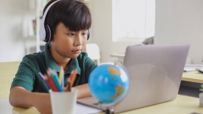 Қазақстанның бірнеше қаласында екінші ауысым оқушылары қашықтан оқиды