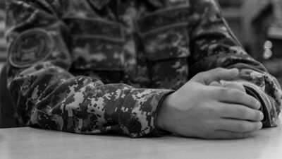 Жұмбақ өлім: 19 жастағы курсант жоғары қабаттан секіріп, көз жұмды