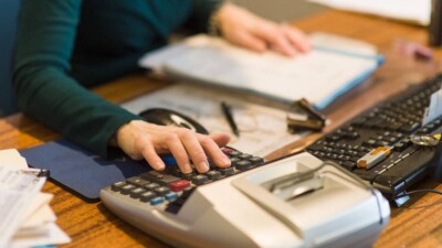 130 миллион теңгеден астам қаражат жымқырған астаналық мектептің есепшілеріне қатысты үкім шықты