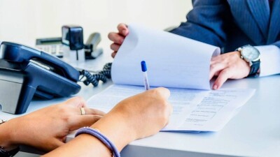 Жұбайының келісімінсіз несие ала алмайды: қандай мөлшердегі қаражат алуға рұқсат қажет?