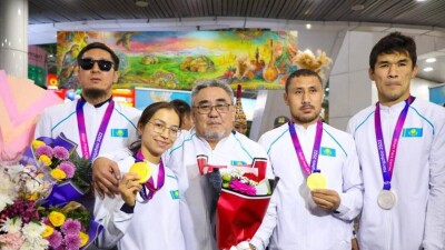 Азия пара ойындарының жеңімпаздары елге оралды