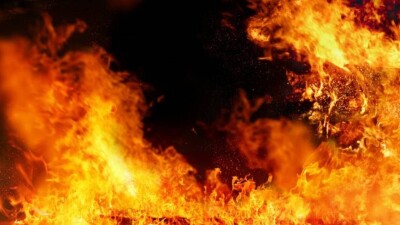 Павлодар ауданында төрт бөлмелі үй мен монша өртеніп кетті